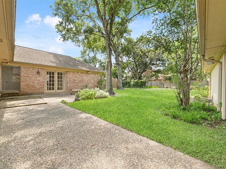 11838 Riverview Dr — Photo 4