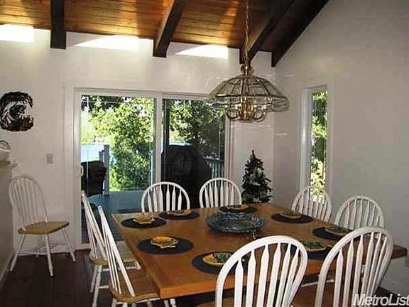 3rd image of 23885 Lakeview Ct