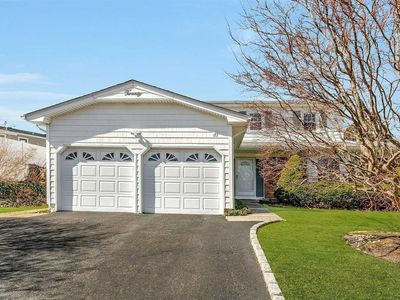 20 Birch St, Lake Grove, NY, 11755