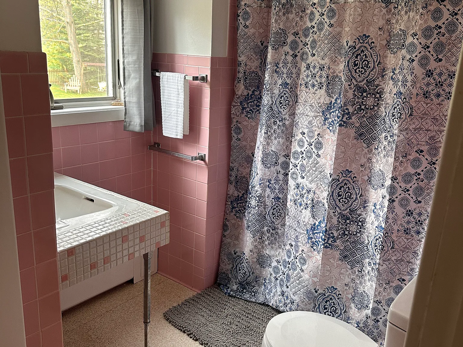 3 bed, 1.5 bath, 1968 sqft, $900 — Photo 2