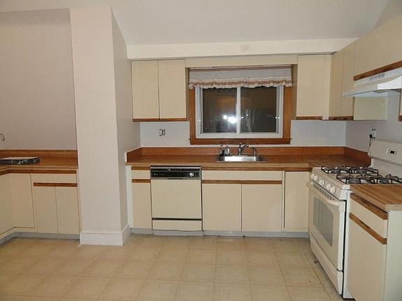 4th image of 37 Bellevue Ave Floor 3