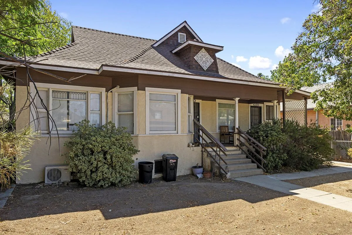 3630 Locust St — Photo 1