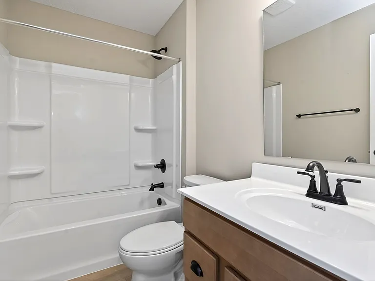 2703 Golden Leaf Dr #2703 — Photo 4