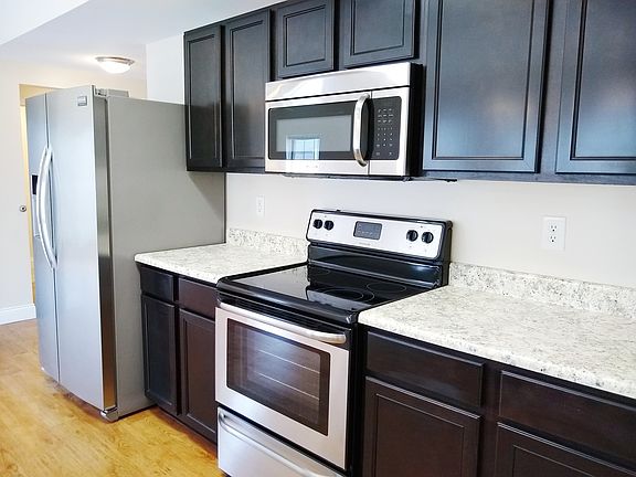 3rd image of 201 N Washington St #1