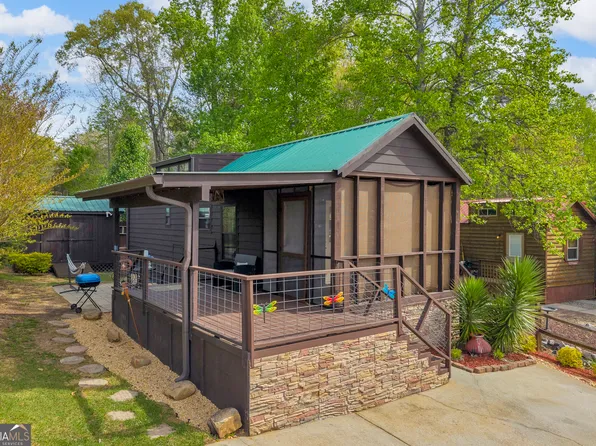 205 Stag Leap Dr, Cleveland, GA 30528