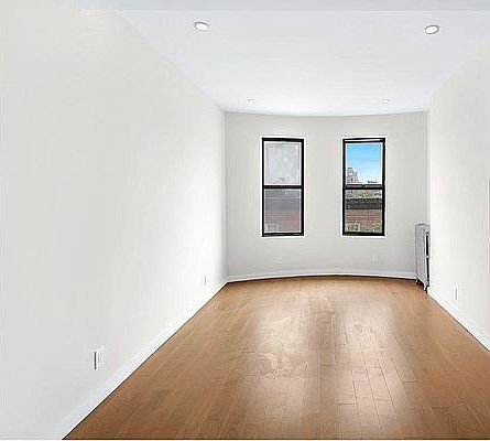 5th image of 230 President St APT 11