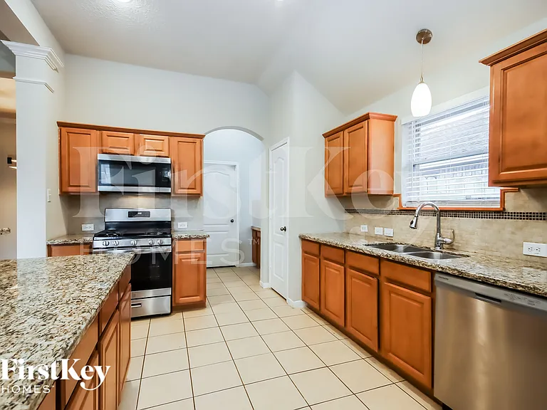 31223 Rainwood Park Ln — Photo 8