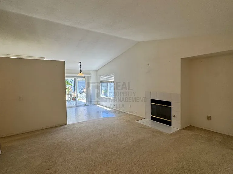 1266 Euclid St — Photo 2