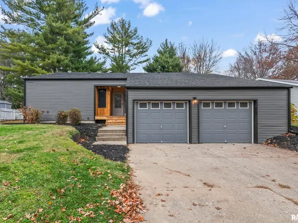 15 Hyde Park Pl, Springfield, IL 62703