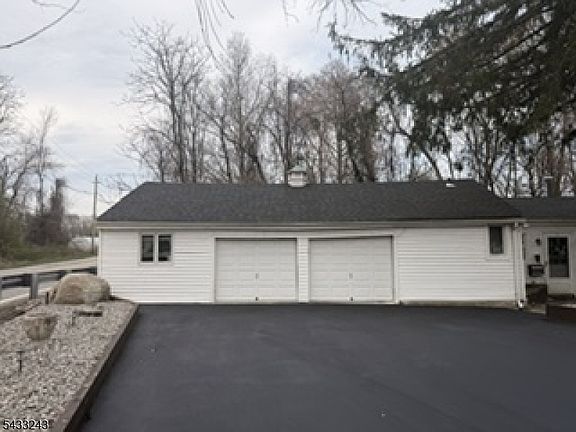 5th image of 691A Ridgedale Ave