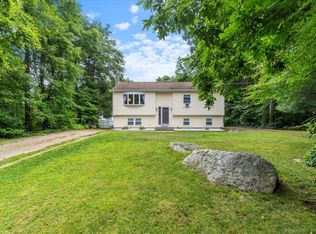 12 Liberty Rd, Oakdale, CT 06370