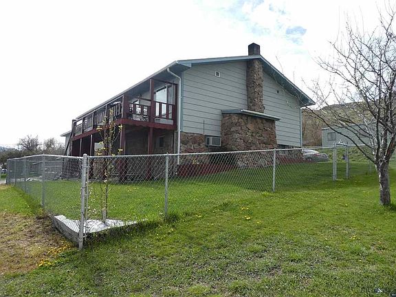 2nd image of 920 E Montana St