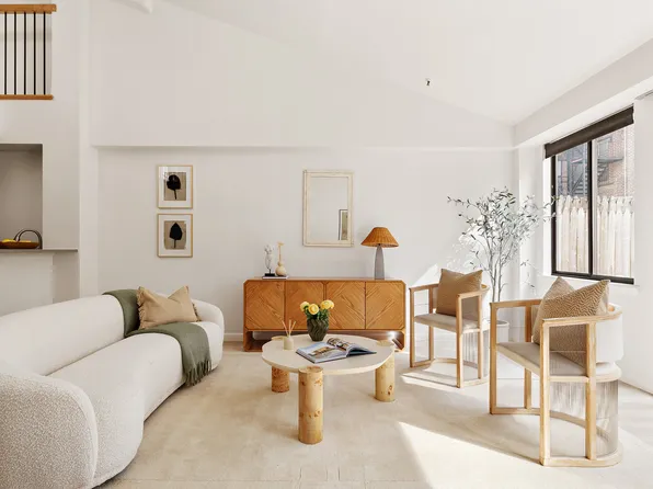 140 West 23rd Street PHD image 2 of 13