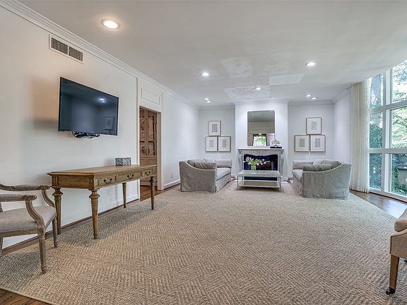 5th image of 4309 University Blvd
