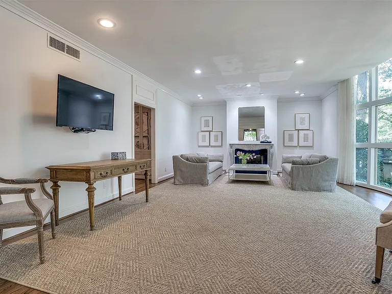 4309 University Blvd — Photo 5