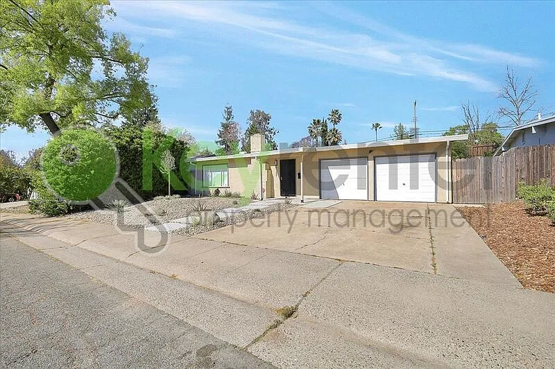 8133 Molokai Way