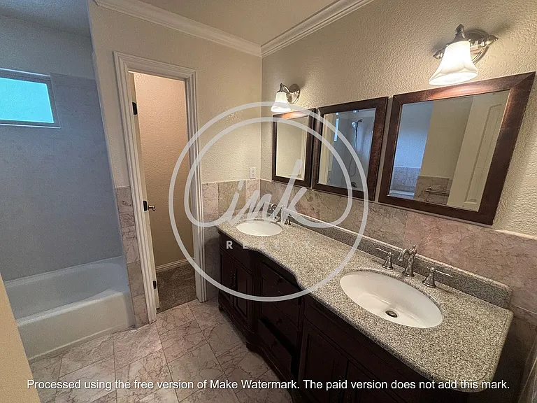 1038 Riverview Dr — Photo 10