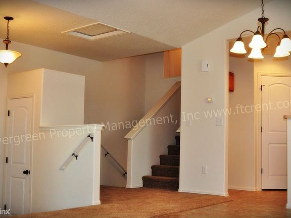 5th image of 910 Glenbrook Ct