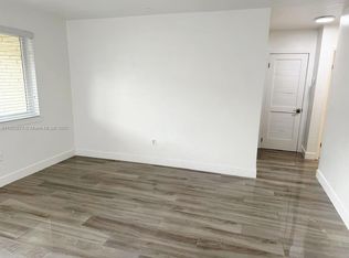 9305 SW 37th St #1, Miami, FL 33165