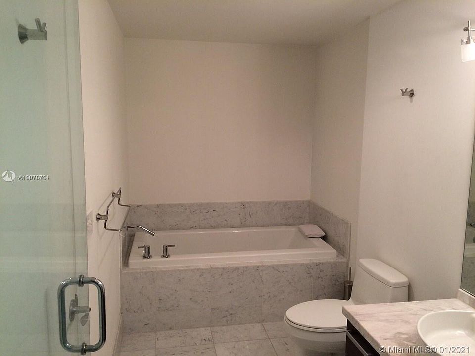 2nd image of 244 Biscayne Blvd APT 306