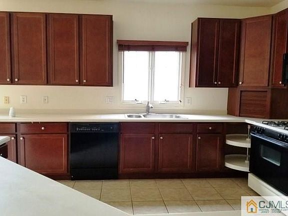 2nd image of 39 Hardenbergh St #0