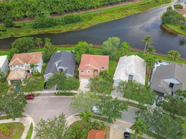1140 Cedar Falls Dr, Weston, FL 33327