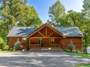 2471 Cove Mountain Ln, Sevierville, TN 37862