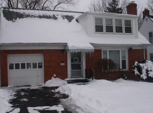 1692 Rushton Rd, South Euclid, OH 44121