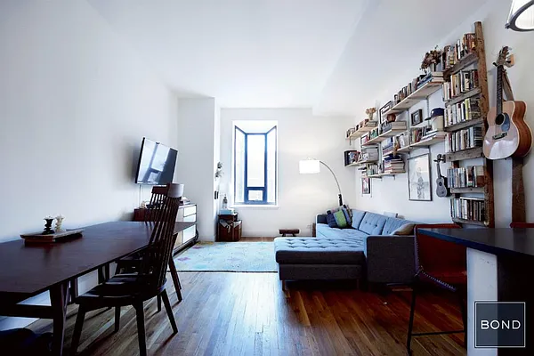 Rented by Bond New York | media 30