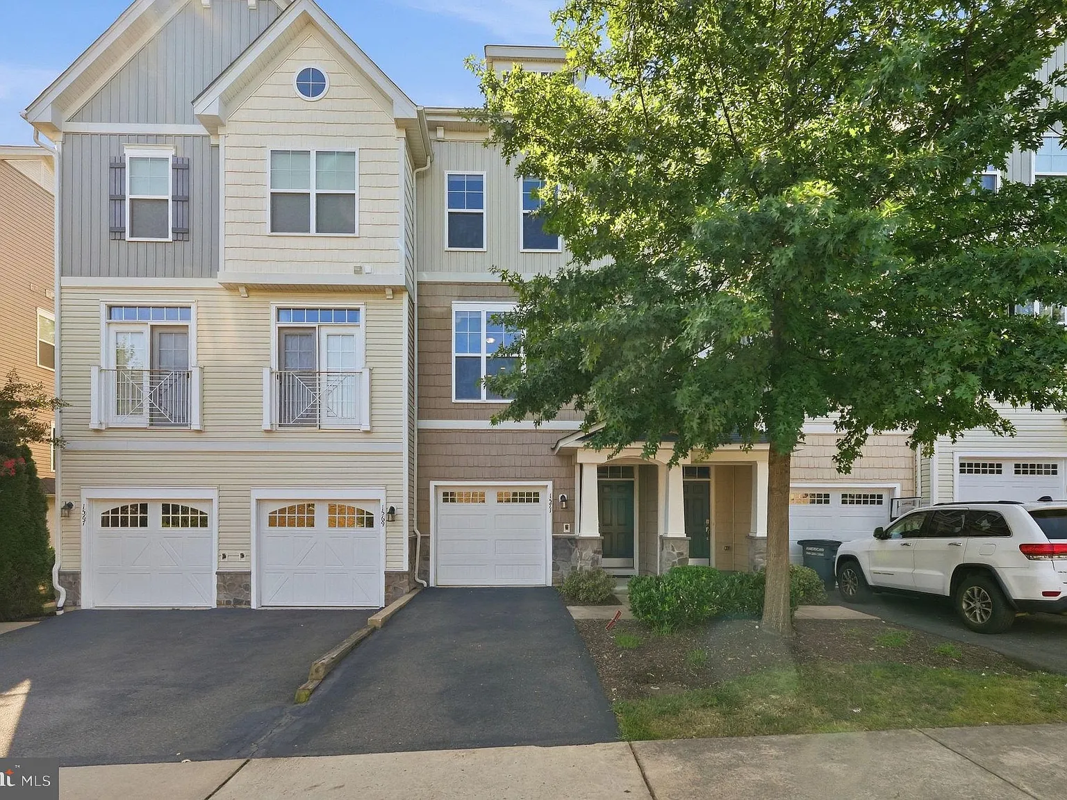 Potomac Crest Condo — Photo 1
