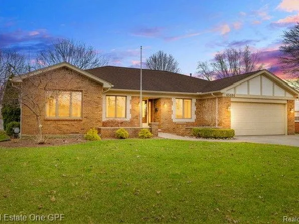 45484 Klingkammer St, Utica, MI 48317