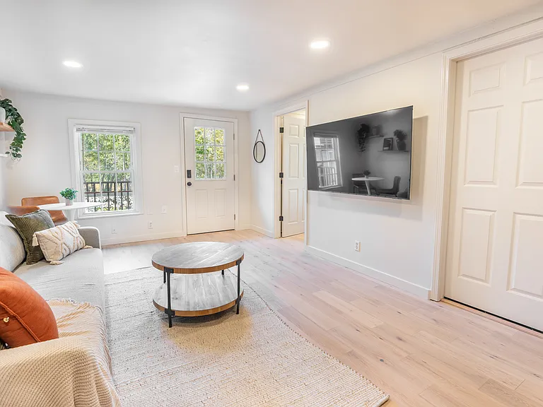 4208 S Rhett Ave #F — Photo 8