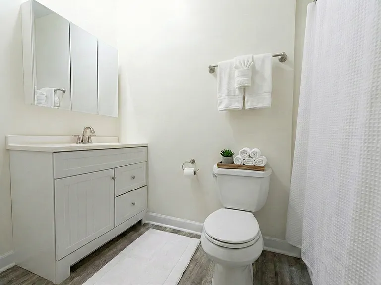 235 King St #1 — Photo 28