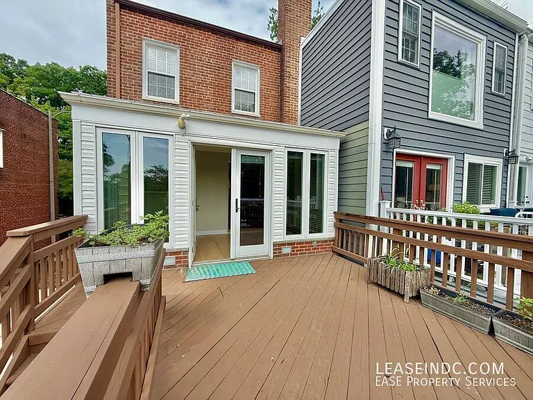 1941 39th St NW — Photo 16