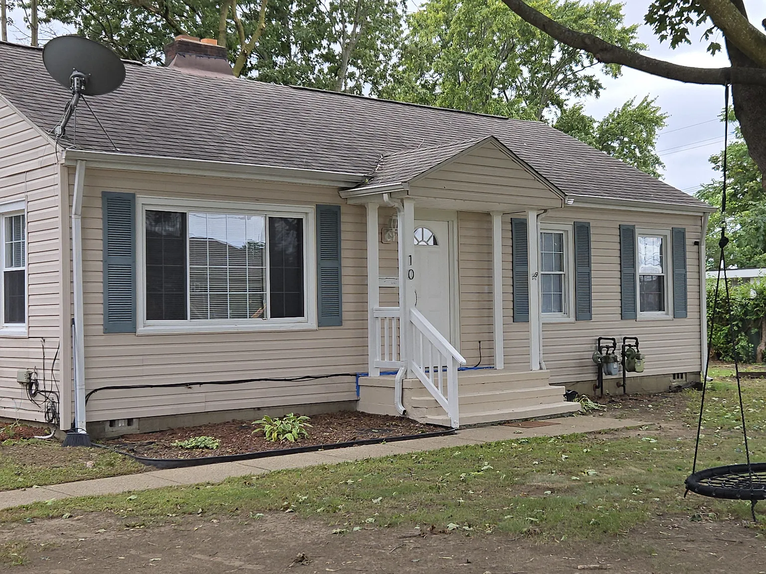 2 bed, 900 sqft, $1,295 — Photo 1