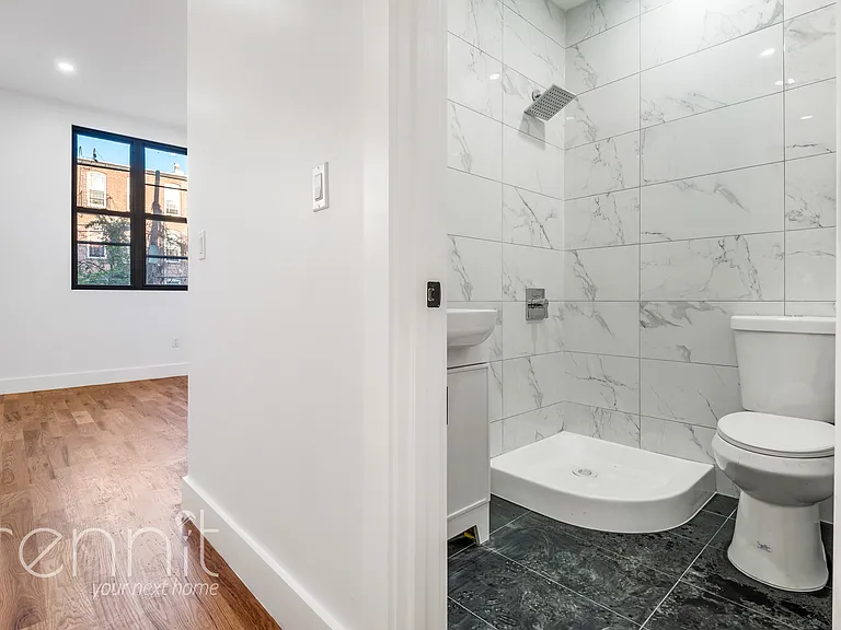40 Cornelia St #1 — Photo 16