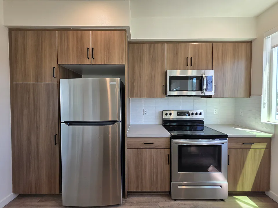 619 Highland Ave #301