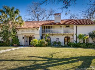 130 Gatewood Ct, Terrell Hills, TX 78209