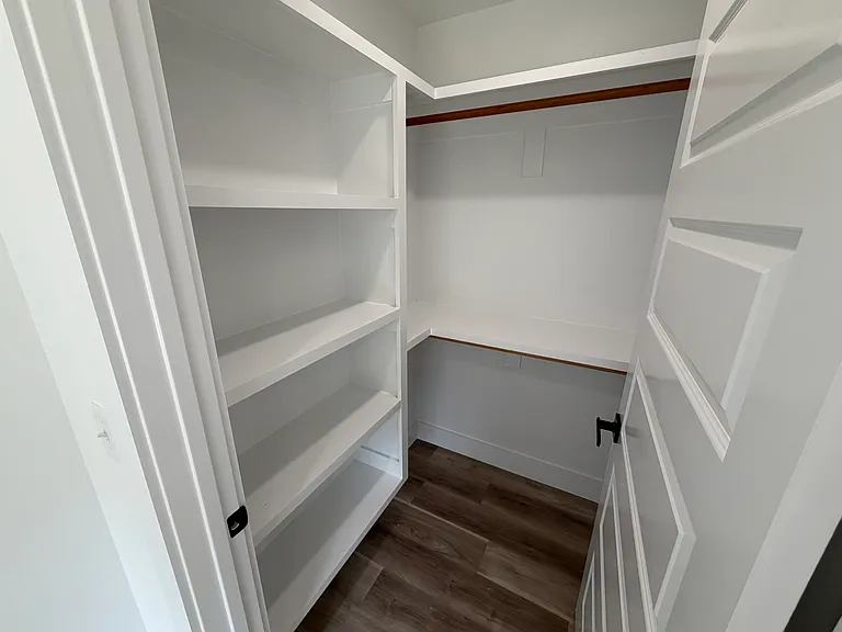 916 N Sang Ave — Photo 9