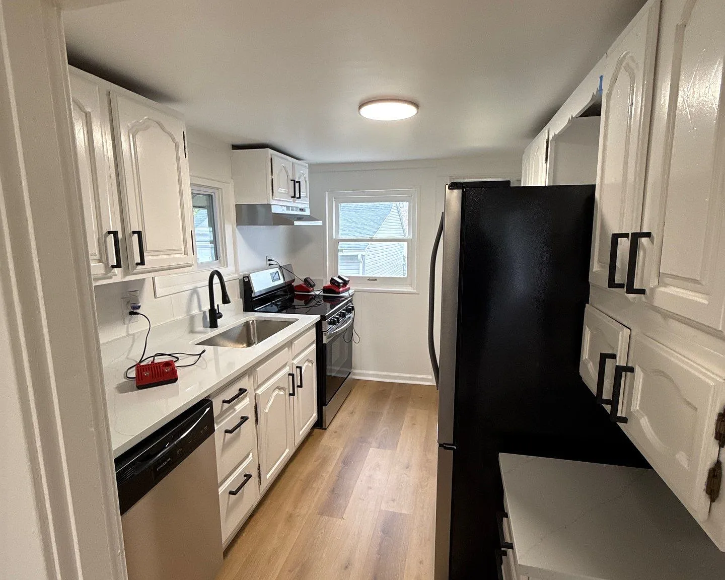 4119 Farnham Avenue - 1 — Photo 3