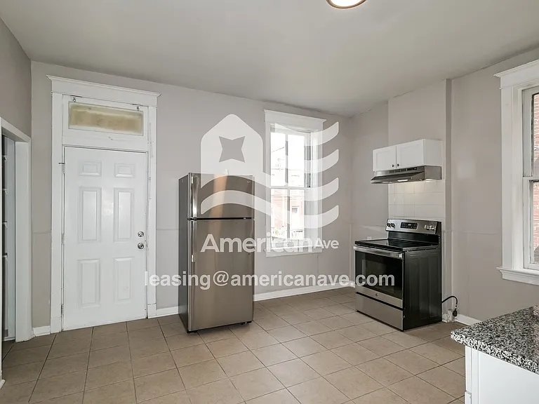 689405_005_dining_room_13685852.jpg