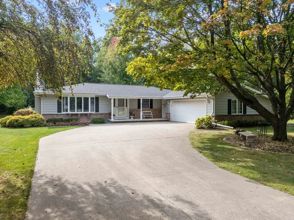 2969 Wyldewood Rd, Oshkosh, WI 54904