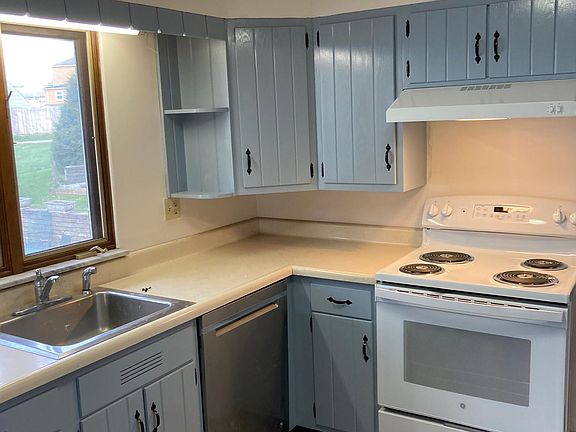 3rd image of 16 Beech St