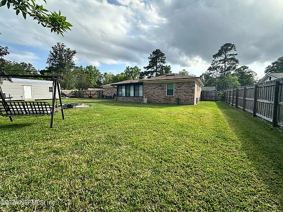 4th image of 2279 CHABLIS Court