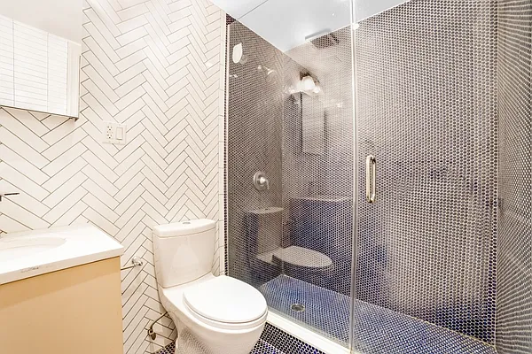 Rented by Compass | media 13