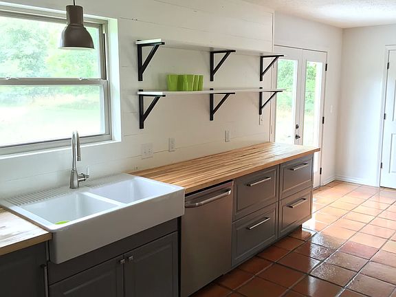 4th image of 1249 Stratton Rd