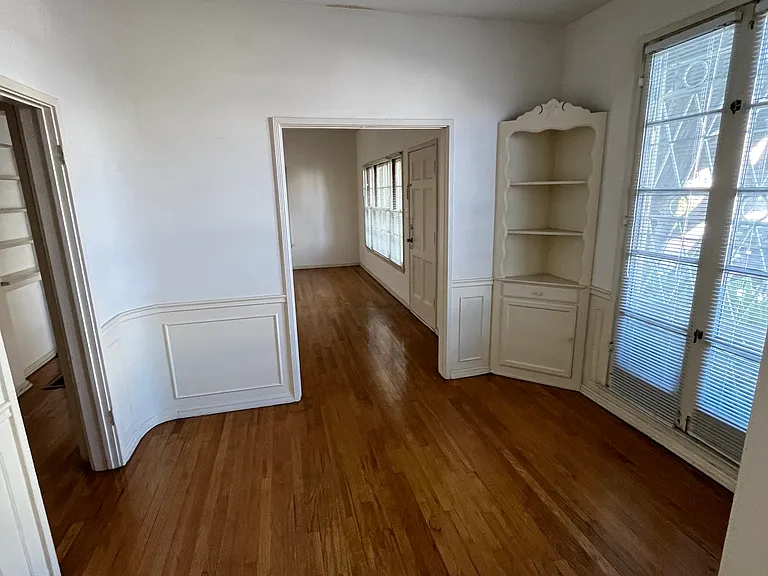 141 1/2 S Sweetzer Ave — Photo 10