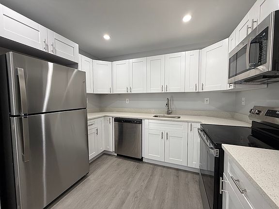 4th image of 643 Kissimmee St #5A