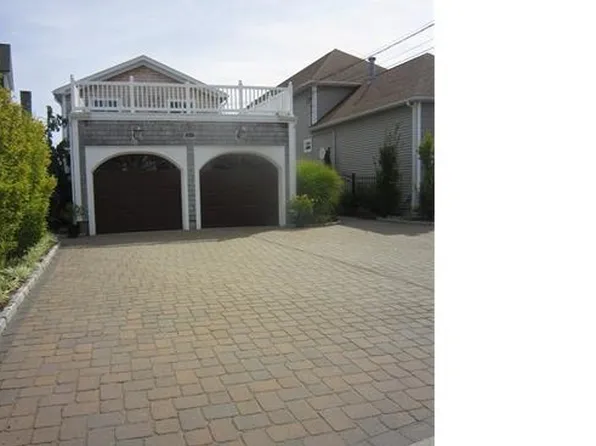 827 East Broadway, Milford, CT 06460