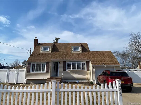 385 Irving Street, Central Islip, NY 11722